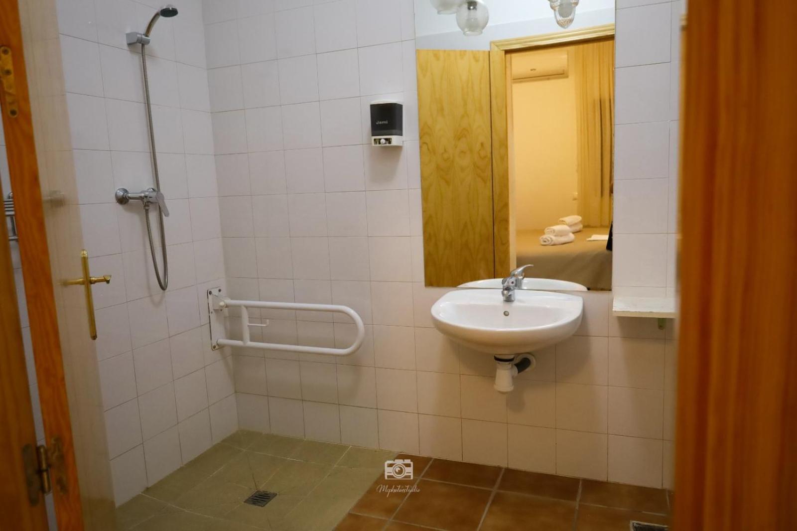 Hospedium Dlj Hostal Ben Nassar Arjona Exteriér fotografie