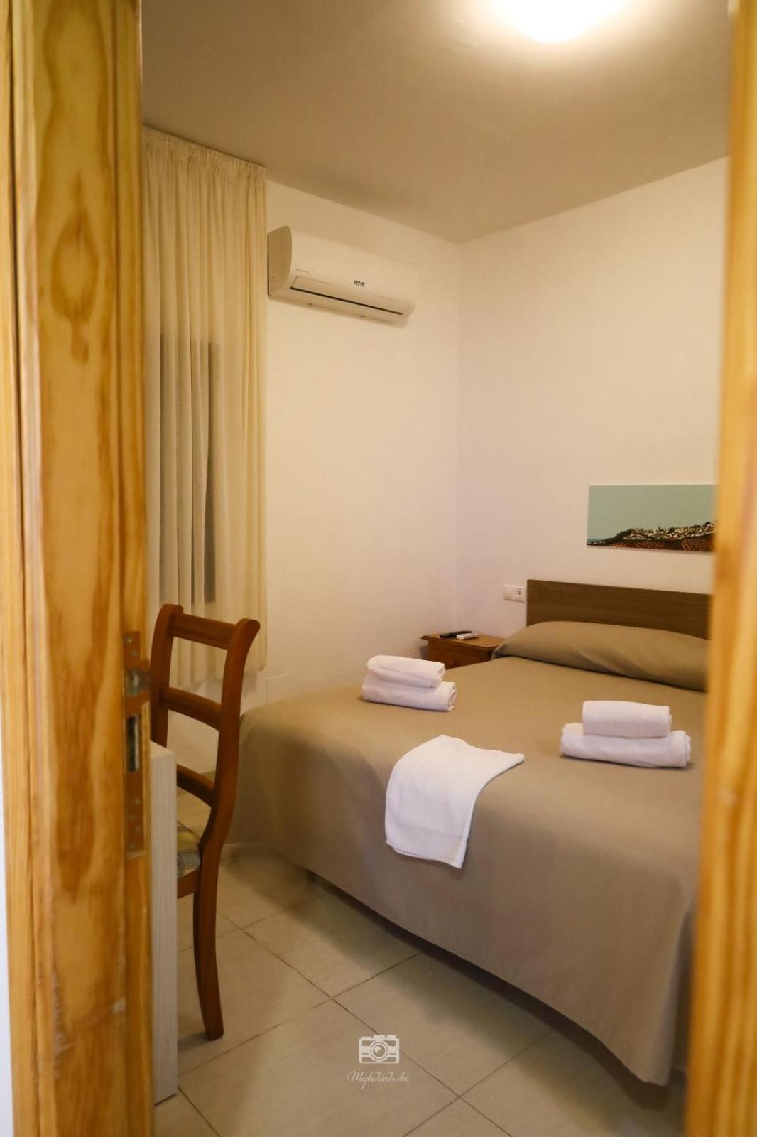Hospedium Dlj Hostal Ben Nassar Arjona Exteriér fotografie